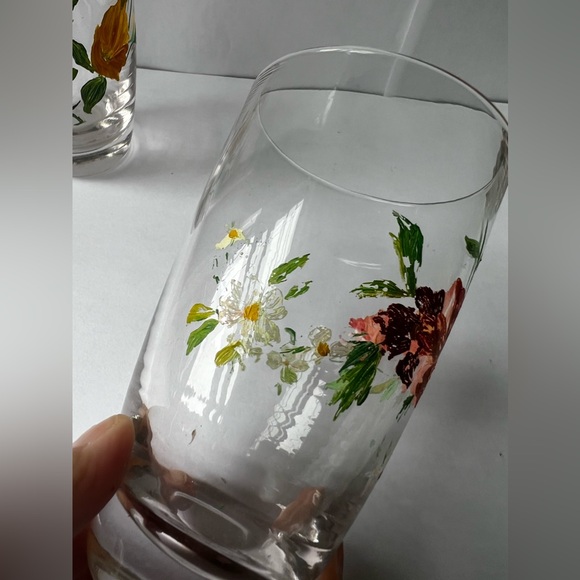 Set of 6 Vintage Painted Glasses - Picture 10 of 13
